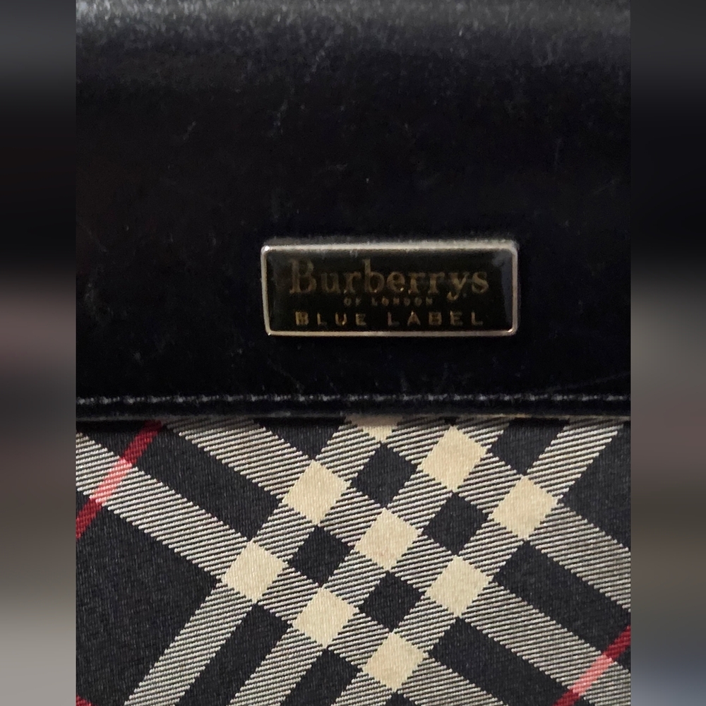 Burberry Wallet- Authentic - Picture 9 of 9